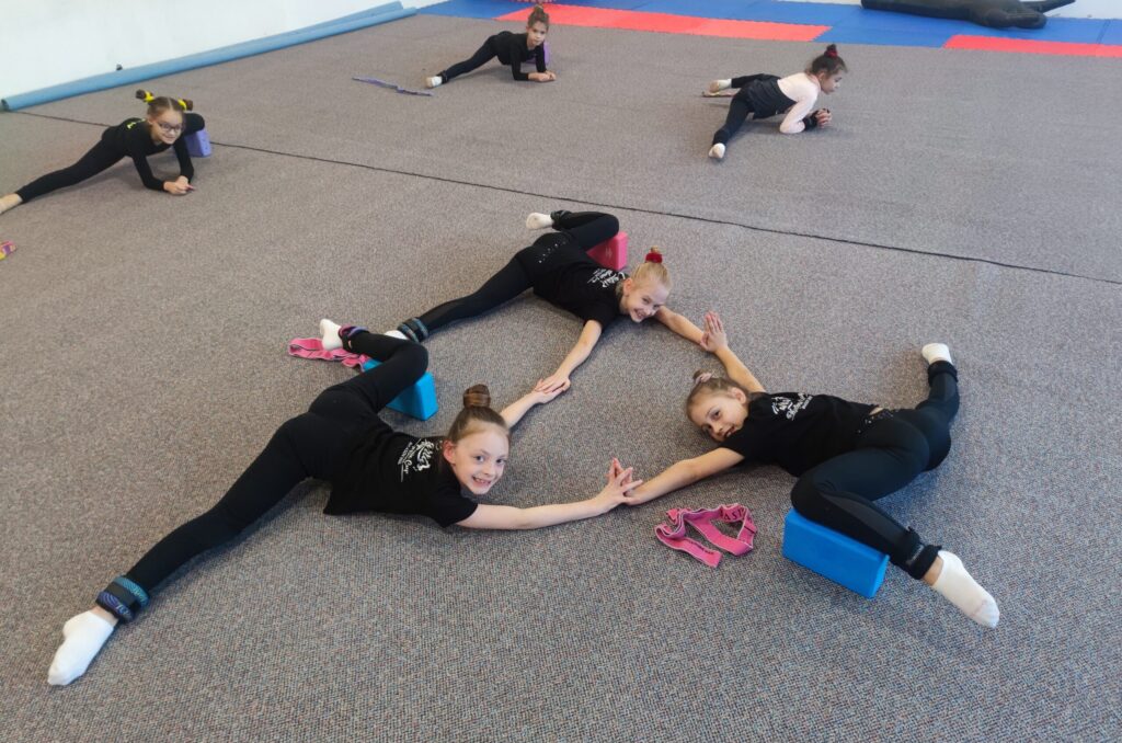 Colege echipa grupa performanta gimnastica ritmica