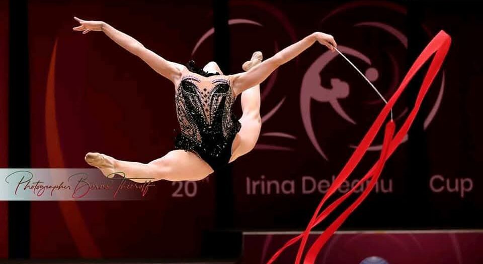 Gimnastica Ritmică vs. Artistică, Aerobică, Acrobatică: Cum alegi sportul potrivit pentru fetița ta?